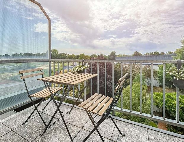Gut geschnittene 3-Zimmer-Wohnung mit Balkon in der Neustadt - Photo 1