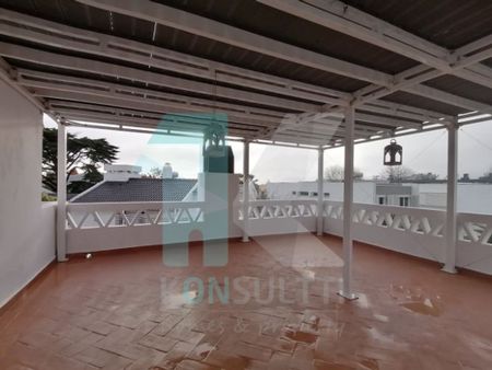 4 room luxury House for rent in Cascais e Estoril, Portugal - Photo 2