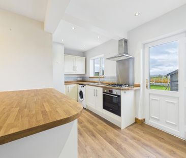 3 bedroom flat to rent - Photo 5