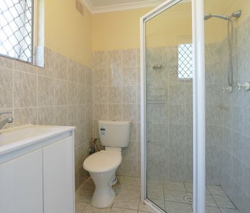 Villa-Style Apartment close to Station - Photo 3
