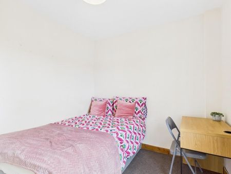 6 bedroom terraced house to rent - Photo 5