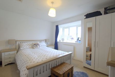 1 Bedroom , - Photo 3