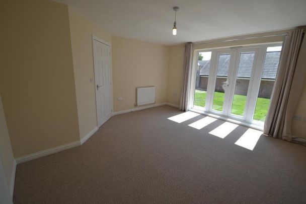 4 bedroom detached house to rent - Photo 1
