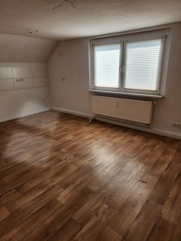 kleine, gemütliche Dachgeschoßwohnung gewünscht? - Foto 2