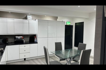 Room in a Shared House, Oaklands Park Avenue, IG1 - Photo 5