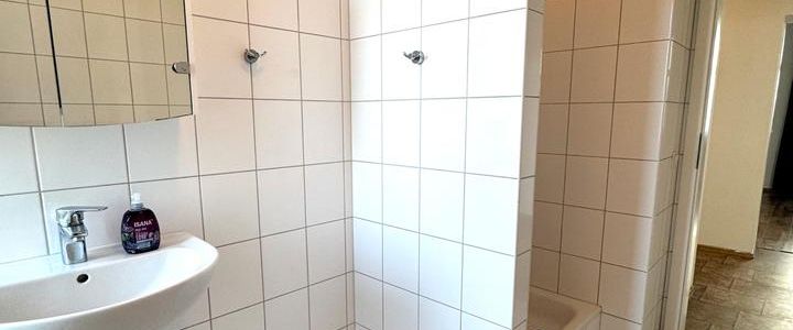 *Geräumige 2-Zimmer-Wohnung in Leverkusen* - Photo 1