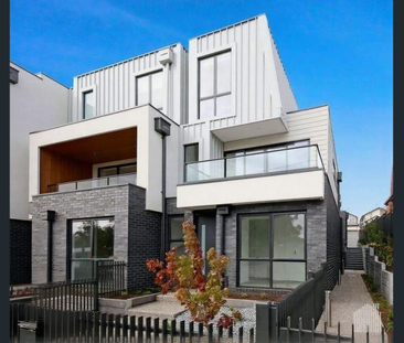 Elevated Style with Surprising Space - Photo 5
