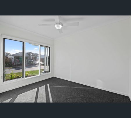 12 Greenside Street, Victoria Point, Qld 4165 - Photo 5