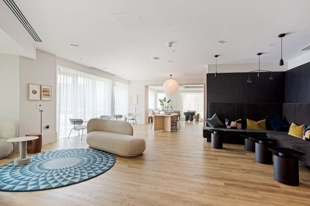 1 Bed Flat, Hive House, TW8 - Photo 1