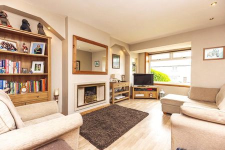 3 bedroom end of terrace house to rent - Photo 3