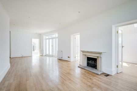 4 Bedroom House To Let - Photo 4