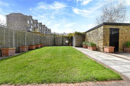 2 bedroom flat in Little Venice - Photo 3