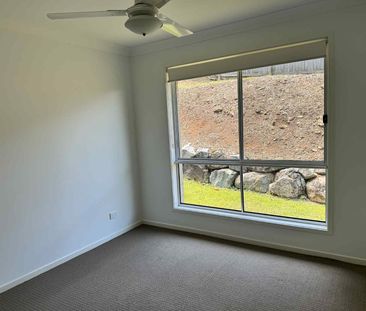 Spacious Two-Storey Family Home – Quiet Location, Modern Comforts - Photo 3