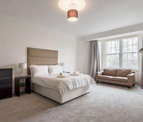 5 bedroom flat to rent - Photo 1