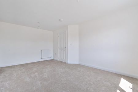 4 bedroom detached house to rent - Photo 3