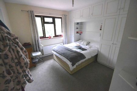 6 bedroom detached house to rent - Photo 5