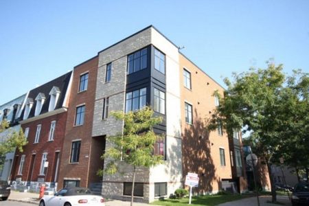 Superbe condo de 1000 p.c. avec 1 chambre et 1 bureau, offert en location complètement meublé, situé dans le secteur du marché Atwater. - Photo 4
