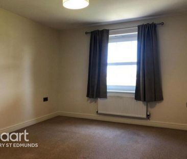 4 bedroom terraced house to rent - Photo 3