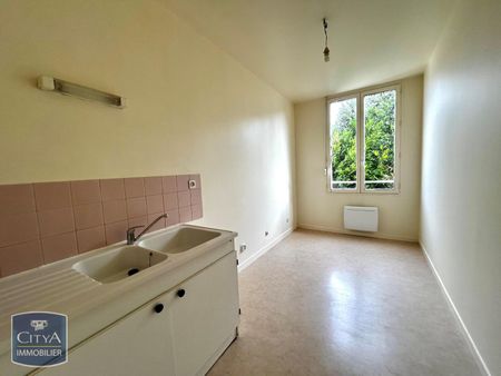 Location Appartement 3 pièces 68m² CHALONS EN CHAMPAGNE 51000 - Photo 2