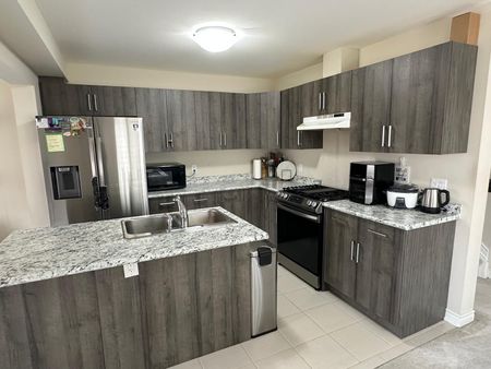 For Lease - 19 HAWTHORN Avenue, Thorold, Ontario - Photo 4