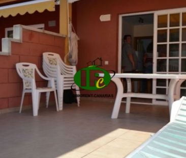 Duplex Bungalow with 1 bedroom. Large terrace, tiled and closed. Se... - Photo 1