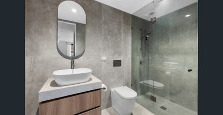 Stylish Ground-Floor Living by the Bay - Photo 5