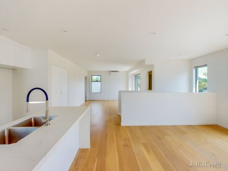 1/156 Napier Street, Essendon - Photo 4