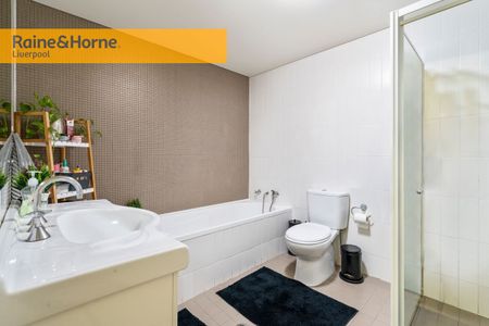 This apartment is sure to impress!!! - Photo 5