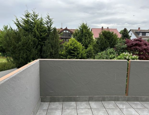 3 ZKB im Dreifamilienhaus mit großem Balkon - Photo 1