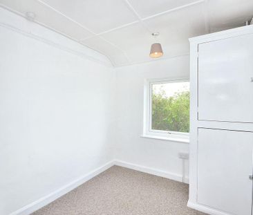 3 bedroom end of terrace house to rent - Photo 5