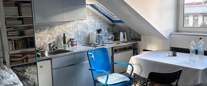 Helles, vollständig möbliertes Zimmer direkt am Rosenheimer Platz - Photo 1