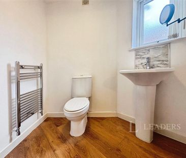 2 bedroom flat to rent - Photo 4