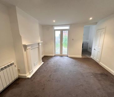 2 bedroom maisonette to rent - Photo 1