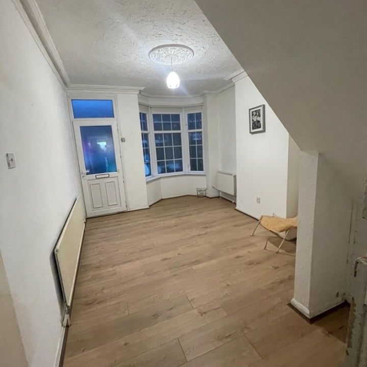 2 Bed Terraced House, Welford Road, LE2 - Photo 1