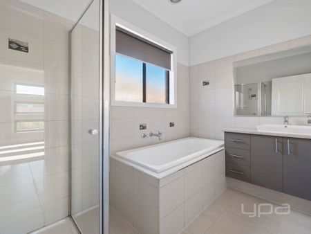 THREE BEDROOM HOUSE - Photo 3