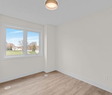 For Lease - 2420 Baronwood Drive Unit# 3-04, Oakville, Ontario - Photo 1