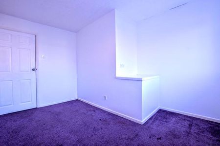 3 bedroom end of terrace house to rent - Photo 3