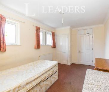 Studio to rent - Photo 5