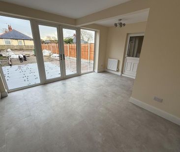 3 bedroom semi-detached house to rent - Photo 2