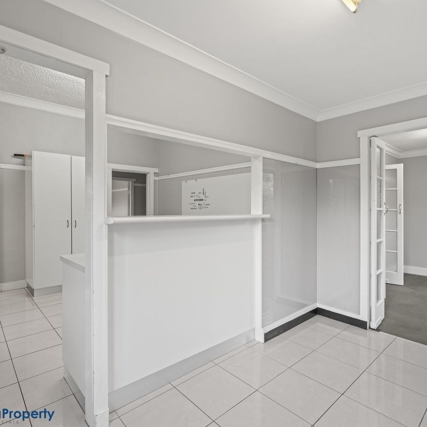 Convenience and space in East Toowoomba - Photo 1