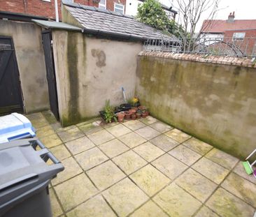 To Let 2 Bed Mid Terraced House - Photo 6