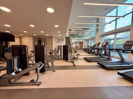 Furnished 1 Bdrm at Aqua - Photo 3