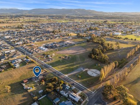 33 Stanley Street, Latrobe TAS 7307 - House For Rent - $550 | Domain - Photo 5