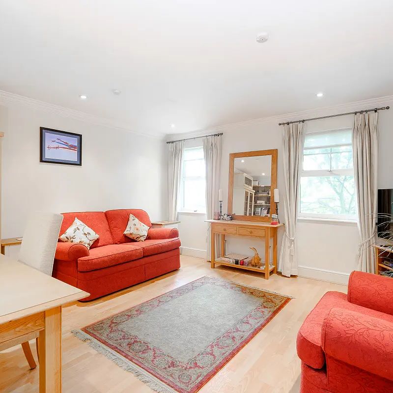 1 bedroom flat in Richmond - Photo 2