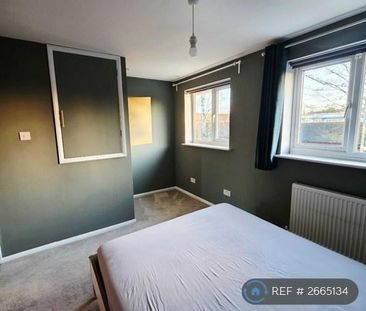 3 bedroom semi-detached house to rent - Photo 5