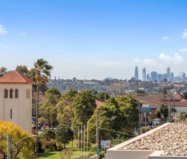 Two bed apartment with stunning city skyline views! - Photo 4