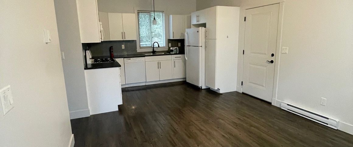 2 bedroom Carriage house with garage - Photo 1