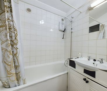 Room in a Shared House, High Street Colliers Wood, SW19 - Photo 6