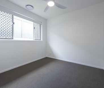 Large Immaculate Home - Photo 2