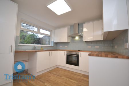 3 bed Town House for Rent - Photo 2